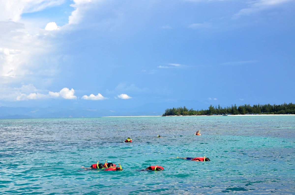 [Combo] Mantanani Island + Mangrove Fireflies River Cruise