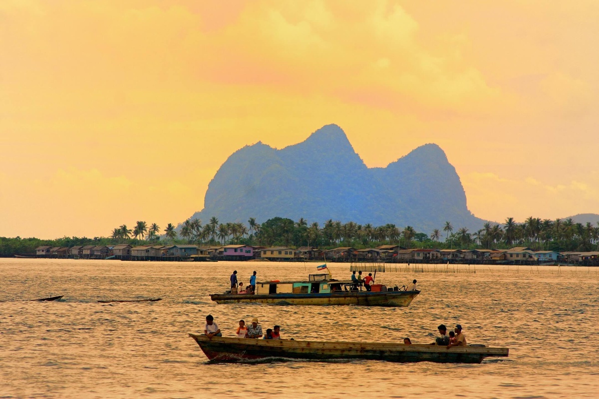 Semporna Islands Day Tour With Bohey Dulang Hike & Snorkeling